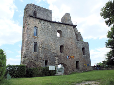 Crocq castle ruin