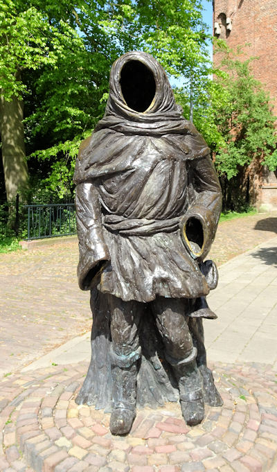 Zutphen statue