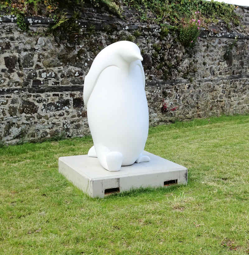 Pire sculpture park penguin