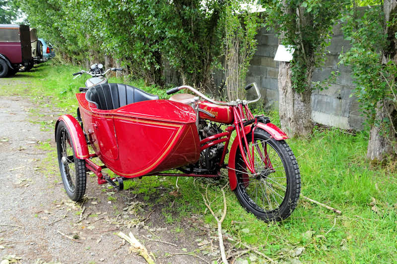 Vitre vintage motorcycle and side car