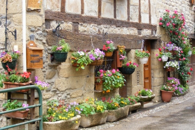 Flowery house at St Eulalie d'Olt
