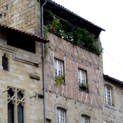 Figeac galleried house