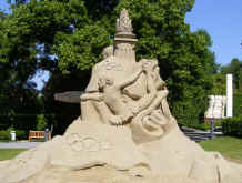 Lausanne - Olympic Parc sand statue 2