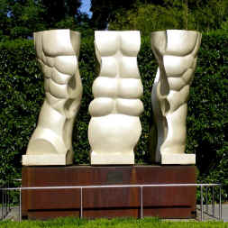Lausanne - Olympic Parc torso statue